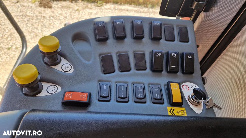 Massey Ferguson MF7343 ACTIVA STAGE 5 COMBINA AGRICOLA - 23