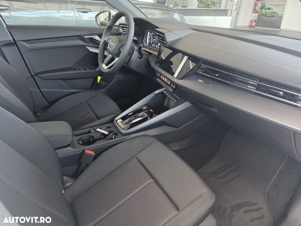 Audi A3 35 TFSI S tronic MHEV Basic - 9