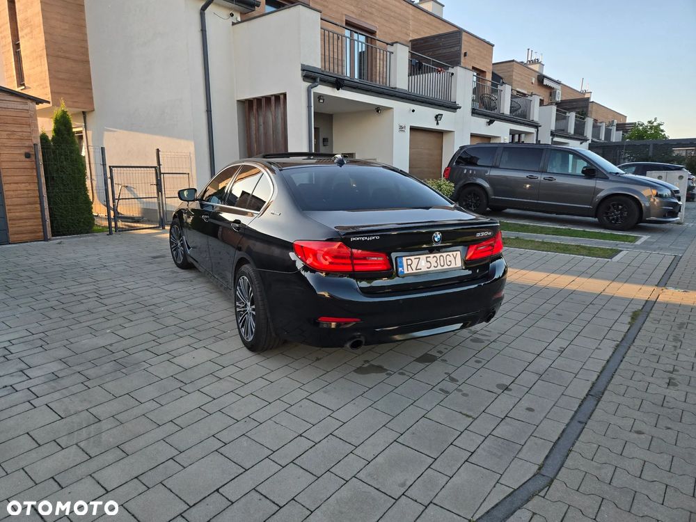 BMW Seria 5 530e iPerformance Luxury Line - 6