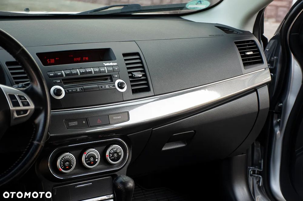 Mitsubishi Lancer 1.8 Intense - 27