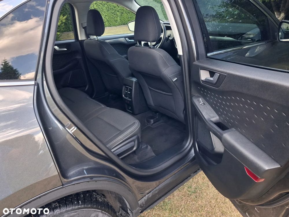 Ford Kuga - 10