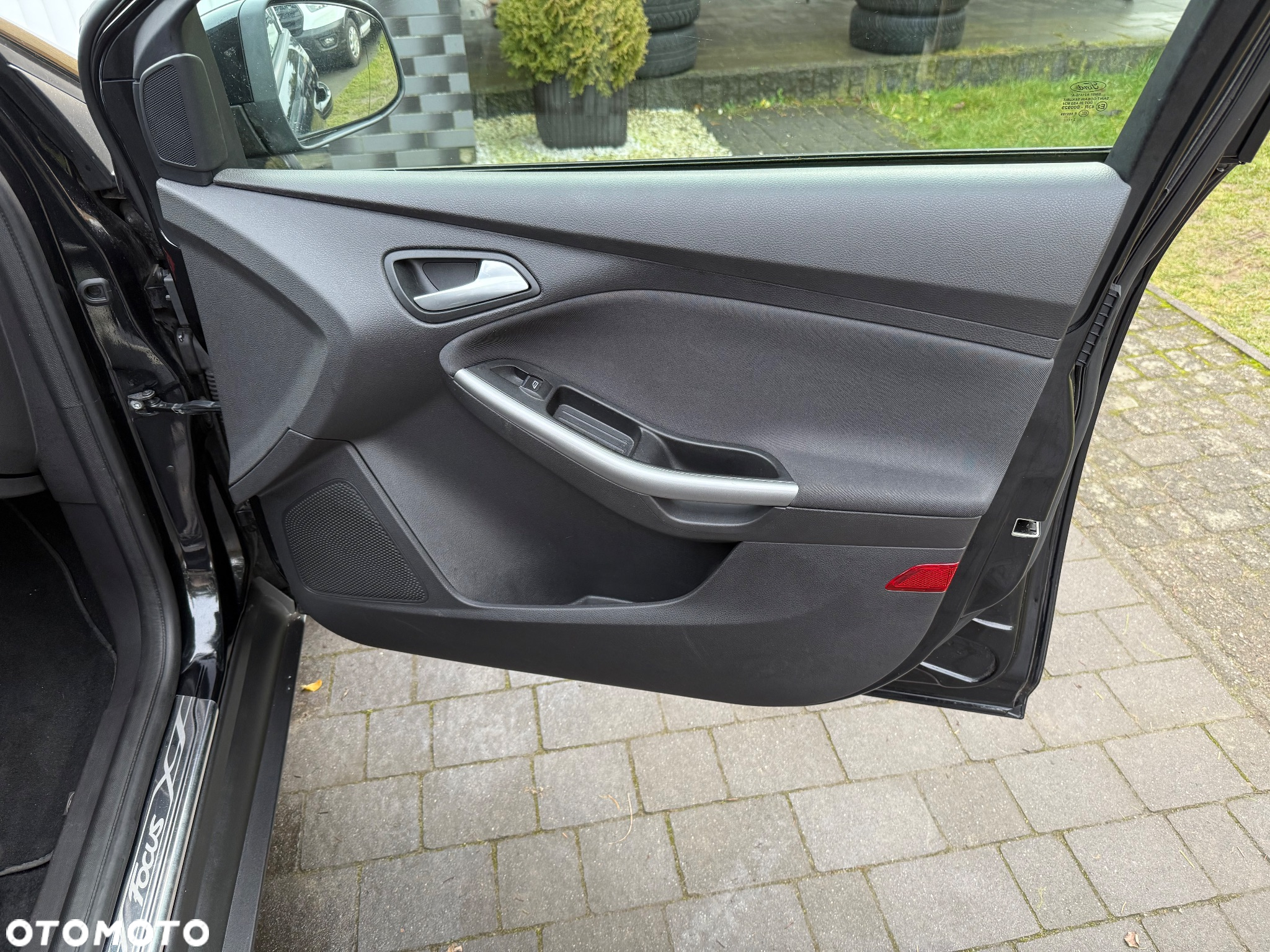 Ford Focus Turnier 1.0 EcoBoost Start-Stopp-System Champions Edition - 12