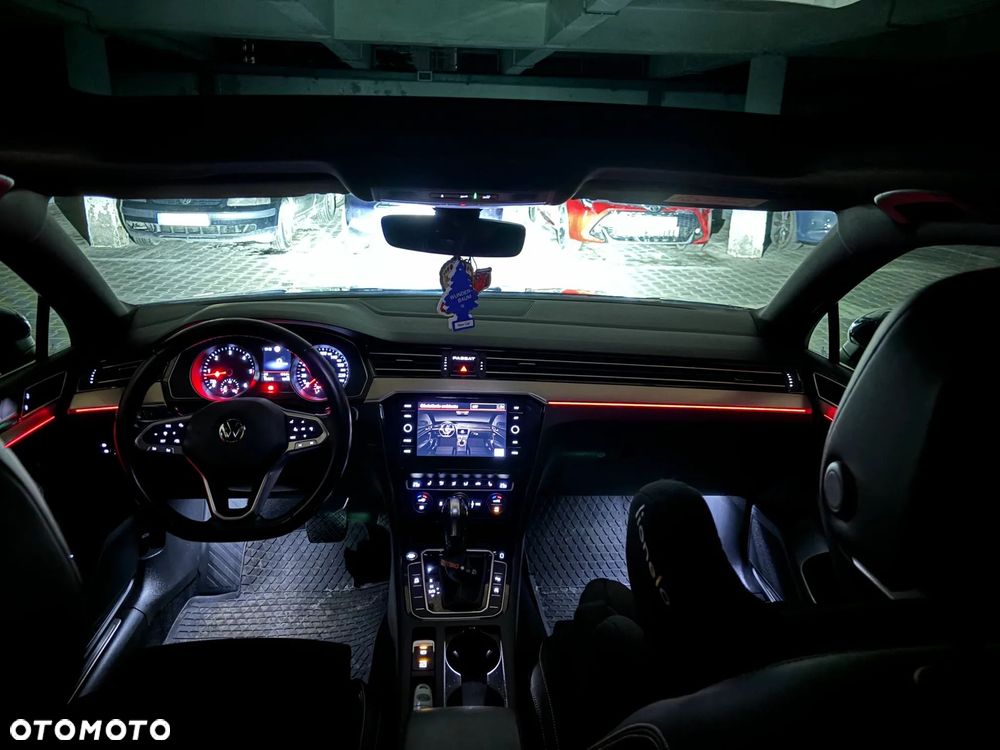 Volkswagen Passat 2.0 TDI SCR DSG Elegance - 26