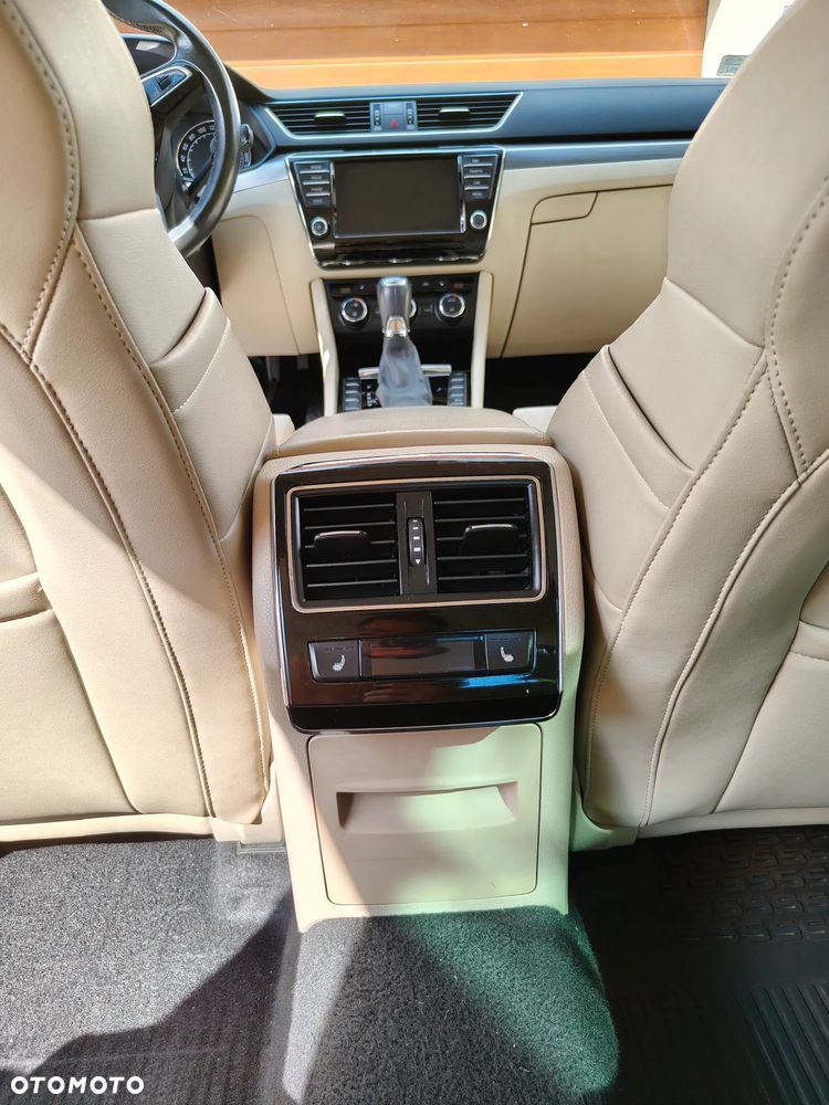 Skoda Superb 2.0 TDI Style DSG - 17