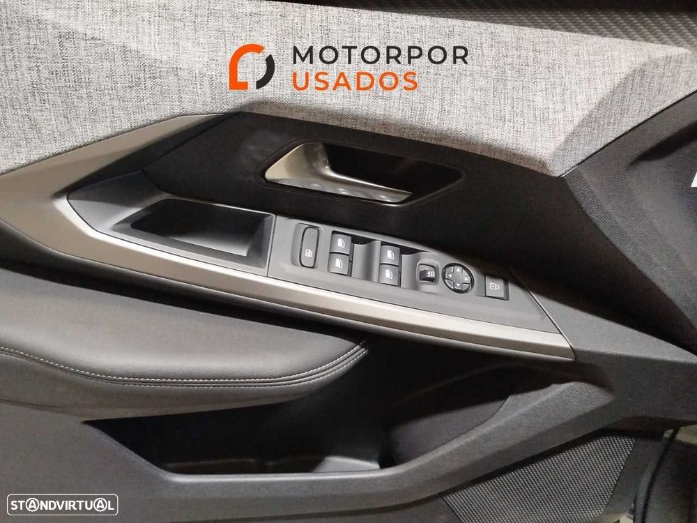 Peugeot 3008 1.2 Hybrid Allure e-DCS6 - 12
