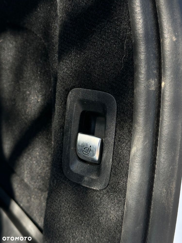 Mercedes-Benz Klasa C 200 9G-TRONIC Exclusive - 14