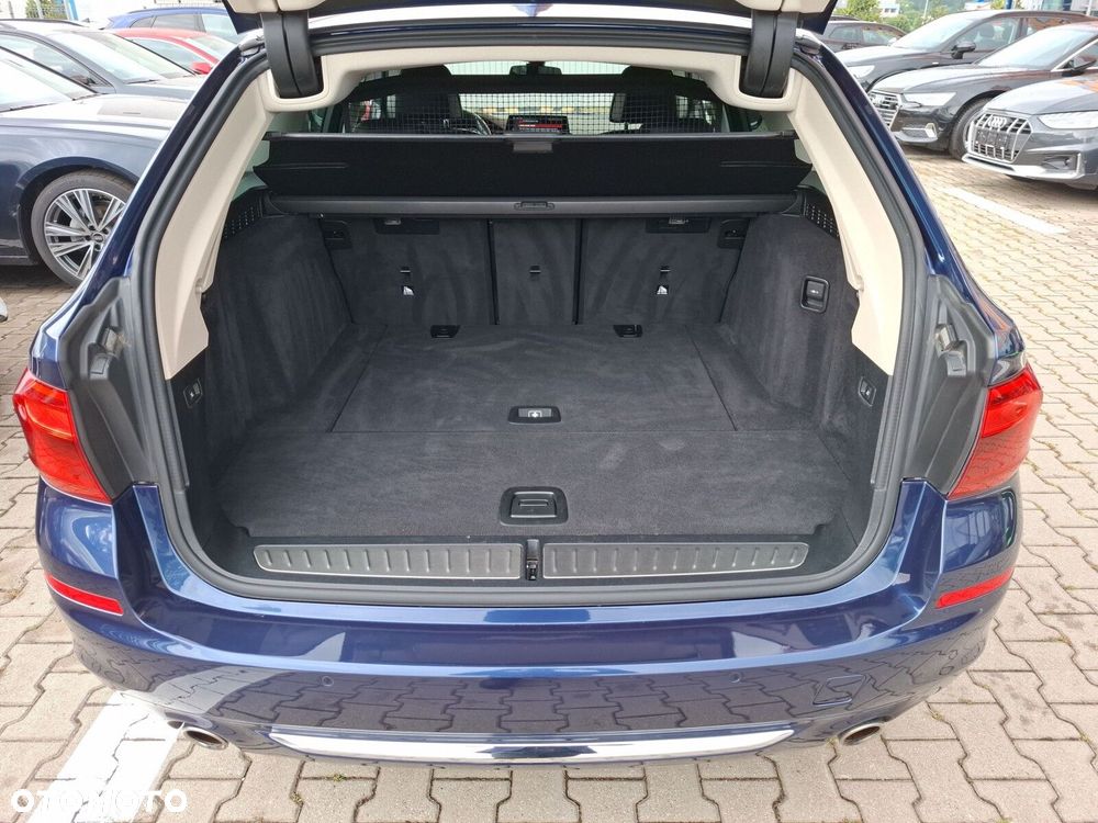 BMW Seria 5 520d xDrive Luxury Line sport - 10