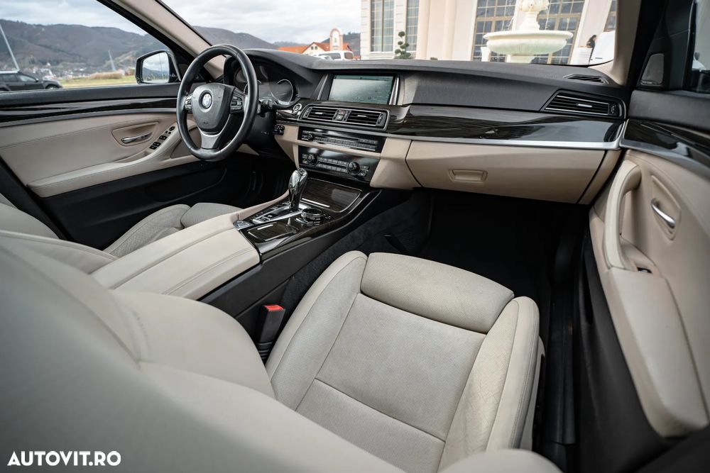BMW Seria 5 530d xDrive - 24