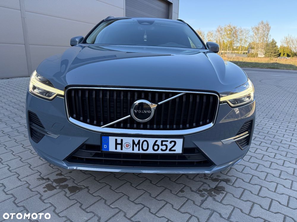 Volvo XC 60 B4 D AWD Plus Dark - 3