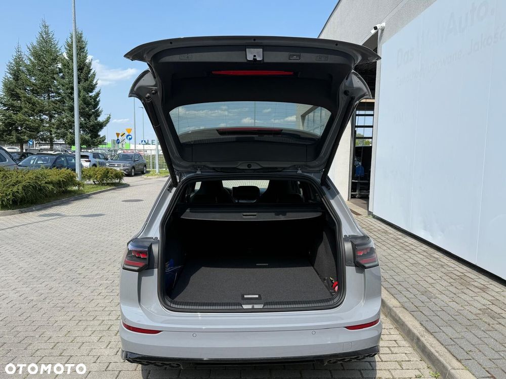 Volkswagen Golf 1.5 eTSI mHEV R-Line Plus DSG - 20