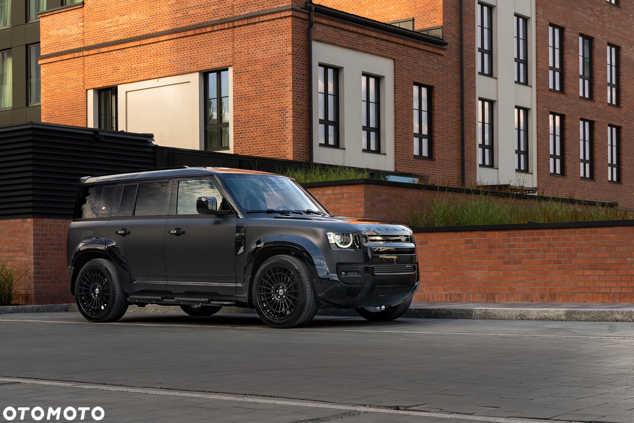 Land Rover Defender 110 5.0 P525 V8 - 9