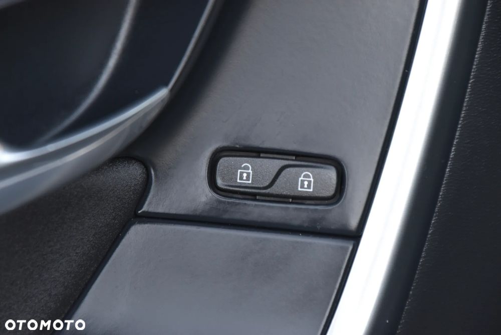 Volvo XC 60 D4 Momentum - 26