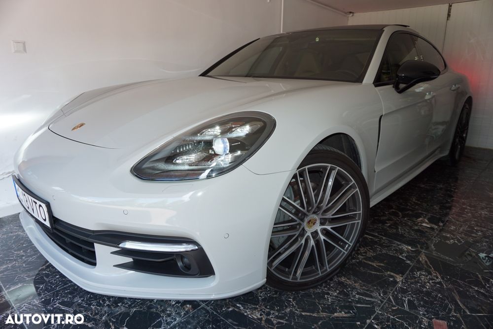Porsche Panamera 4S - 26