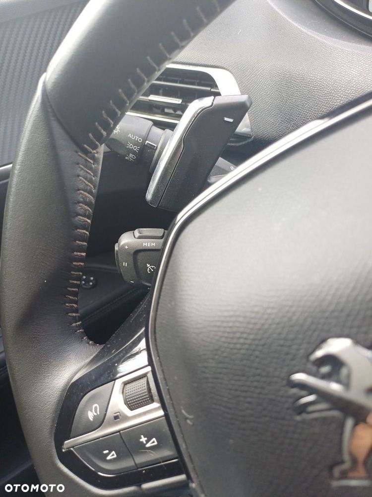 Peugeot 3008 1.2 PureTech Allure Pack S&S EAT8 - 28
