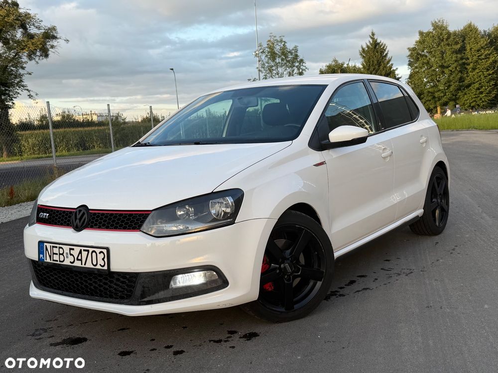 Volkswagen Polo - 1