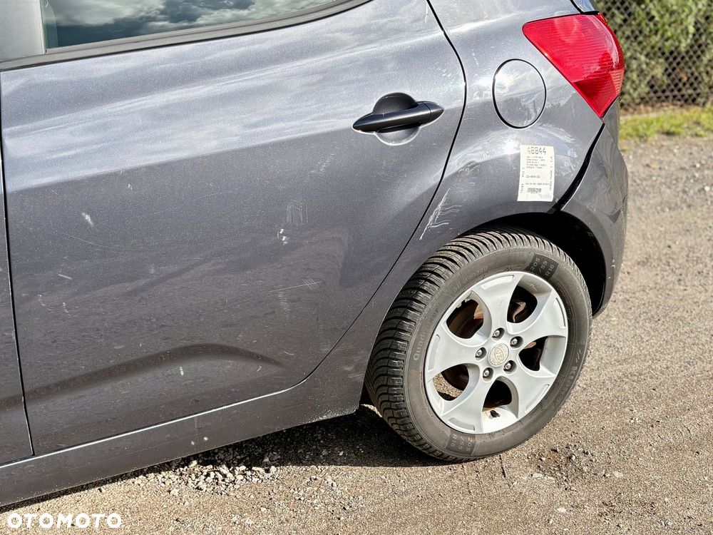 Kia Venga - 12