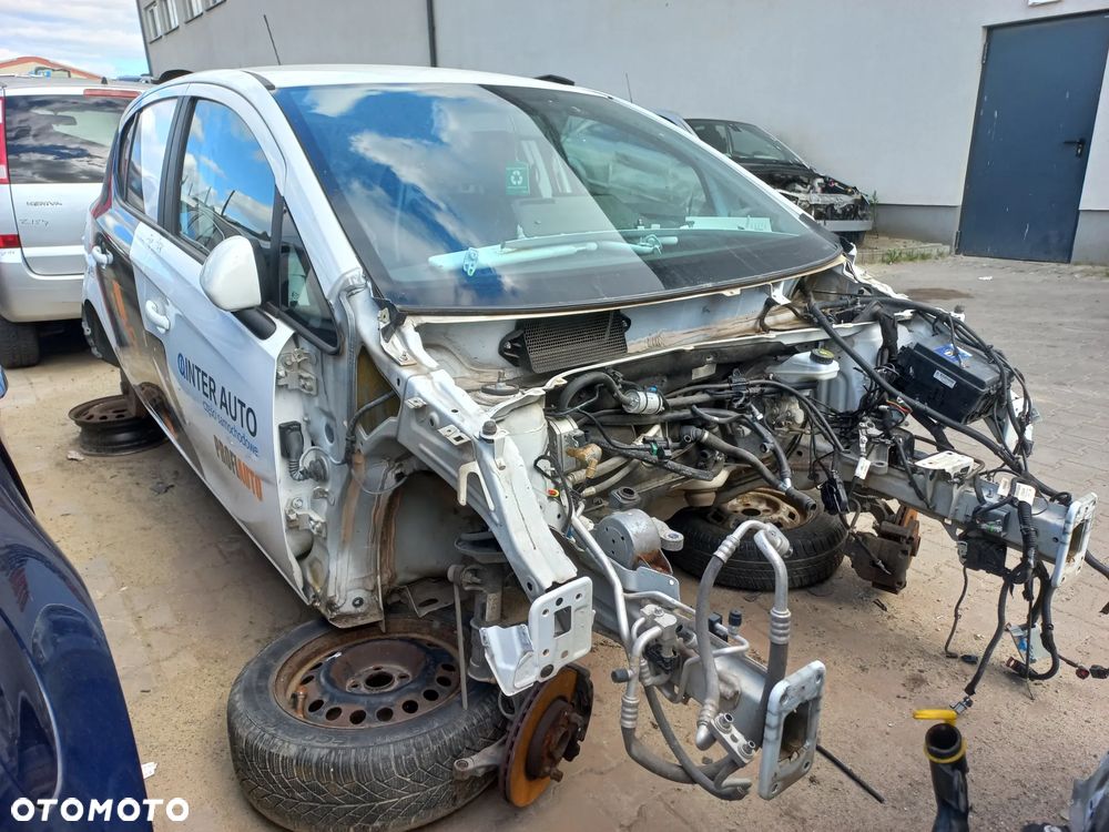 CORSA E z silnikiem 1.4 benzynowym o oznaczeniu B14XEL ze skrzynią manualną 5 - 4