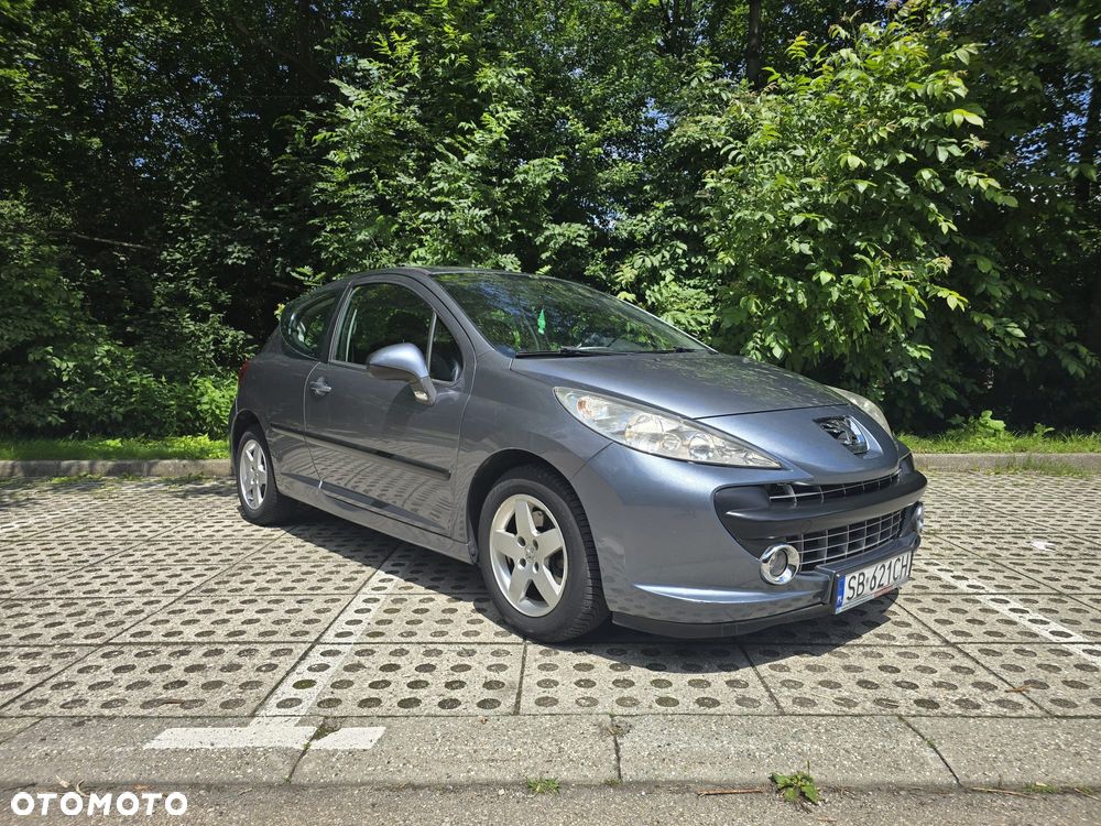 Peugeot 207 - 1