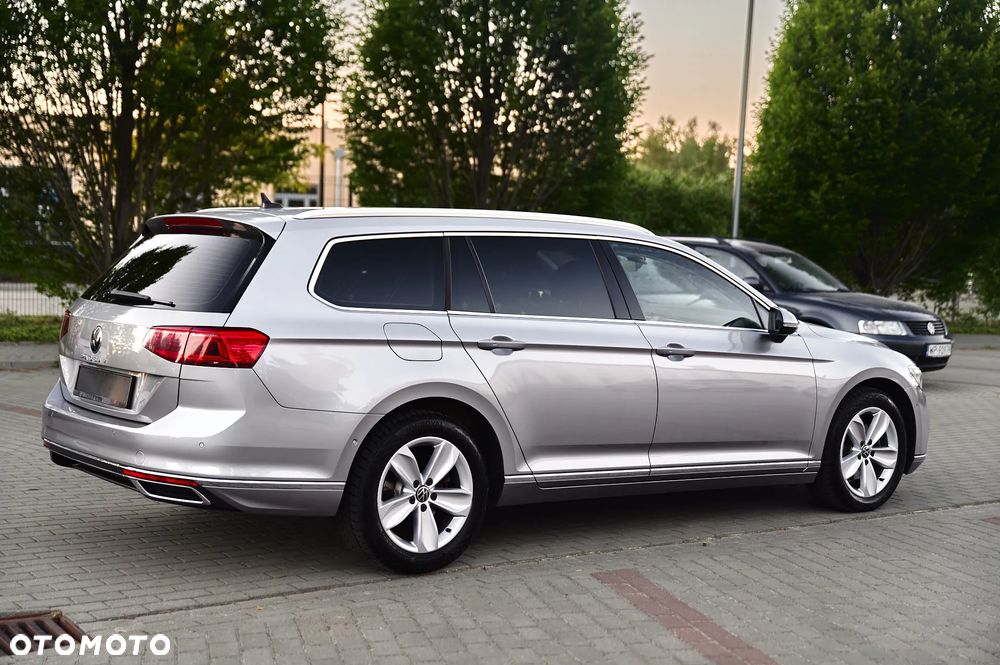 Volkswagen Passat - 12