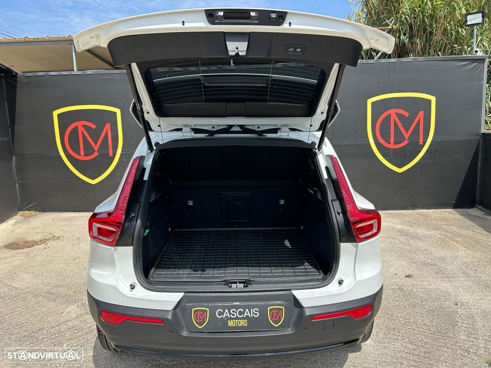 Volvo XC 40 2.0 B3 Plus Dark - 29