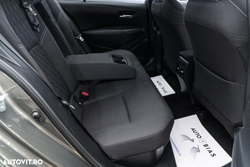 Toyota Corolla 1.8 HSD Dynamic - 8