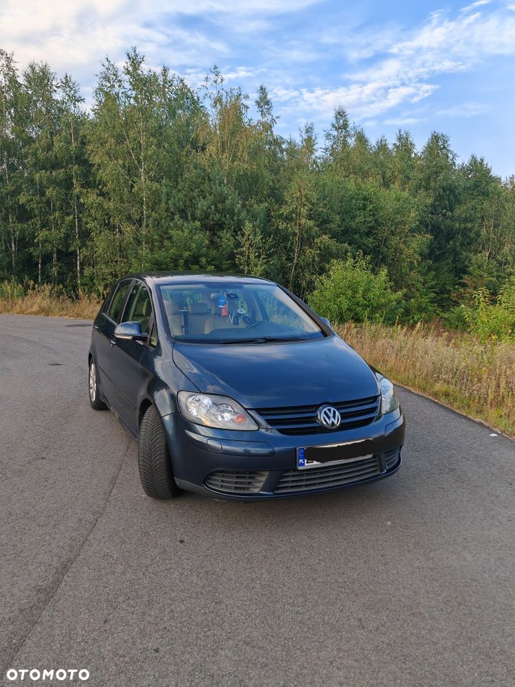 Volkswagen Golf - 1