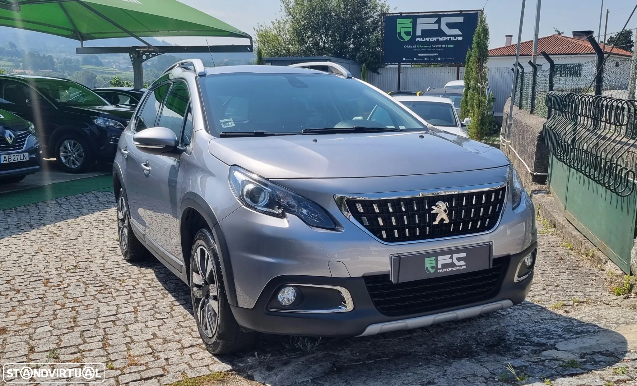 Peugeot 2008 1.2 PureTech Allure - 2