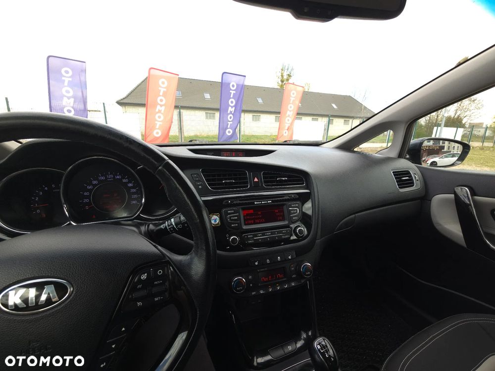 Kia Ceed 1.6 CRDi 128 Vision - 33