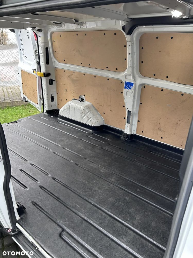 Ford TRANSIT CUSTOM - 11