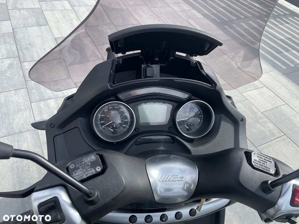 Piaggio MP-3 - 2