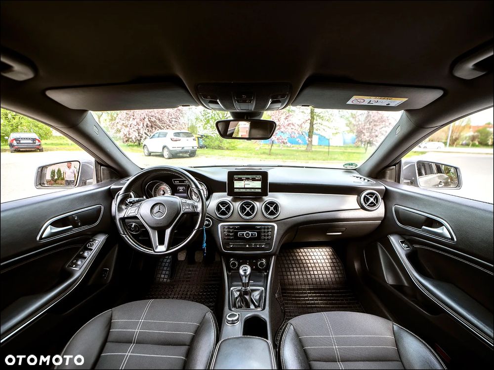 Mercedes-Benz CLA - 17