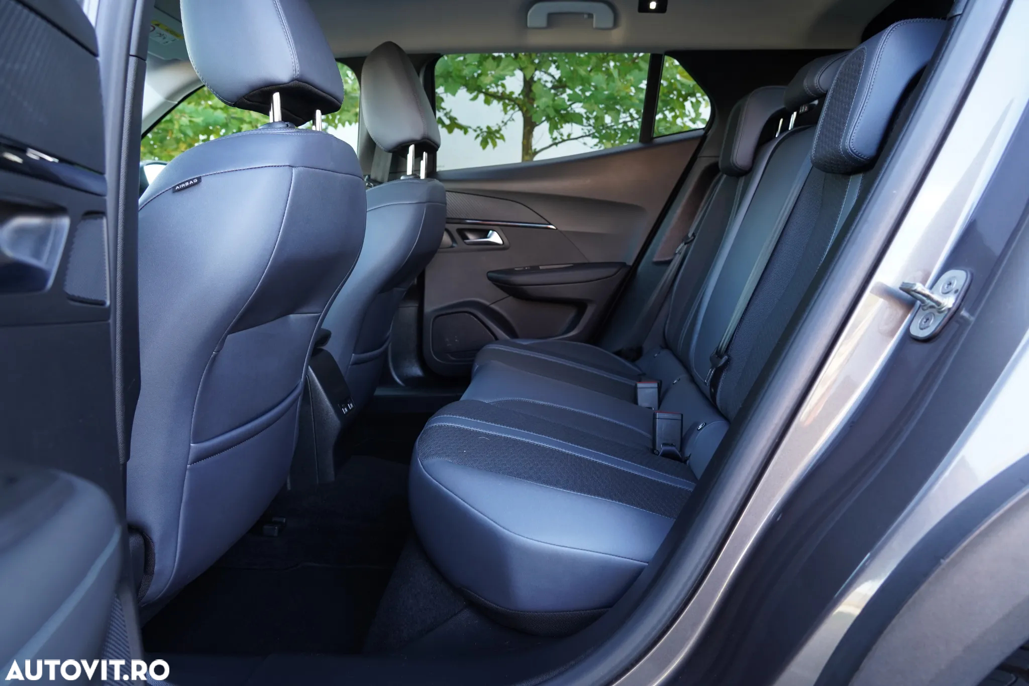 Peugeot 2008 PureTech 130 EAT8 Allure - 18