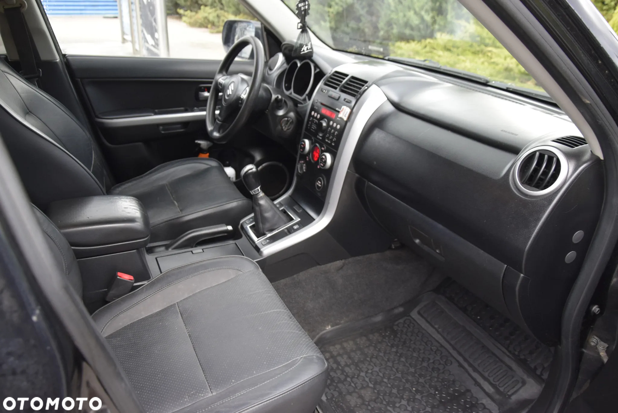 Suzuki Grand Vitara 2.4 Premium - 12