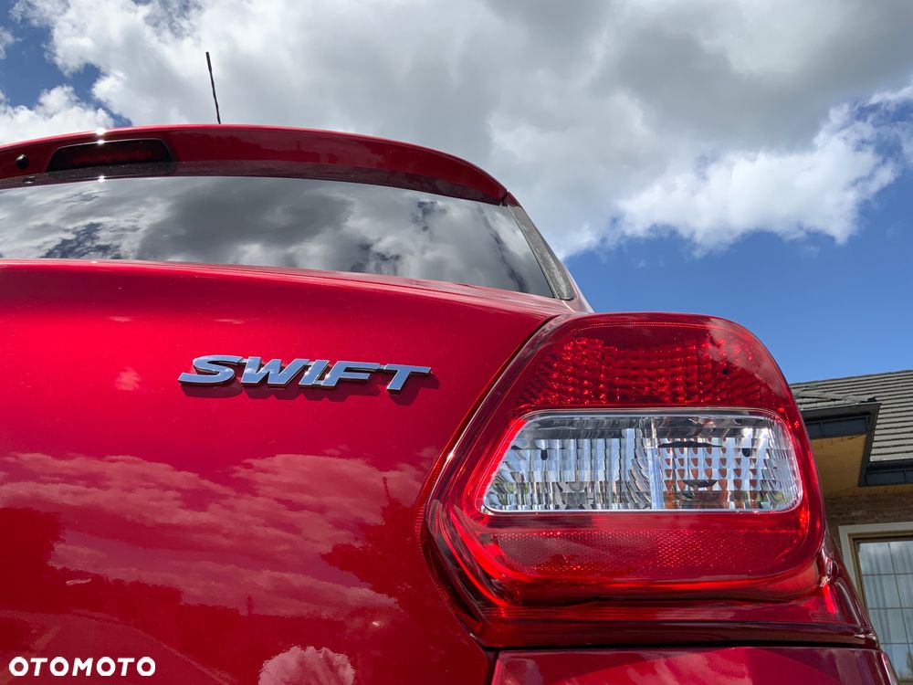 Suzuki Swift 1.2 Premium Plus CVT - 18