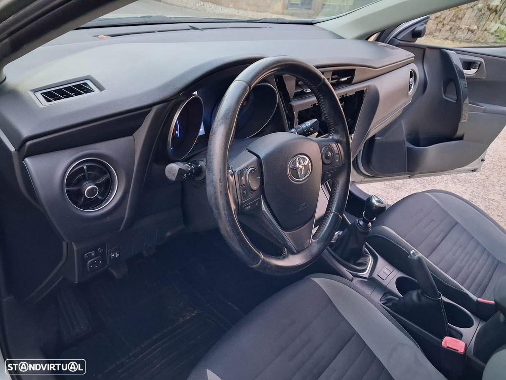 Toyota Auris Touring Sports 1.4 D-4D Comfort - 12