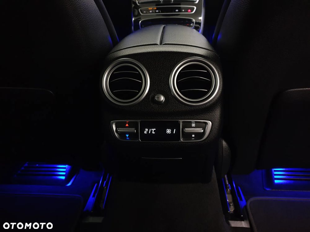 Mercedes-Benz Klasa E 300 de 4Matic 9G-TRONIC AMG Line - 32