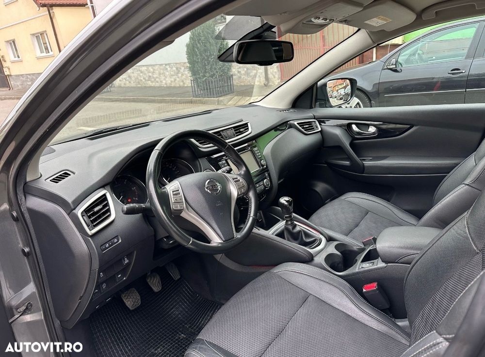 Nissan Qashqai 1.6L dCi Start/Stop 4X4-i Tekna - 16