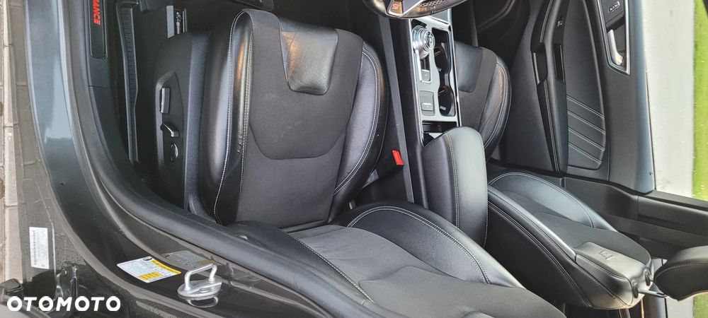 Ford Edge - 16