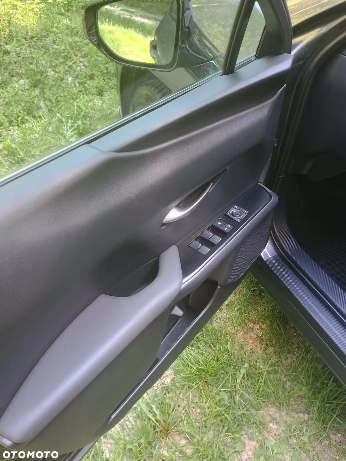 Lexus UX 250h GPF Business 2WD - 28