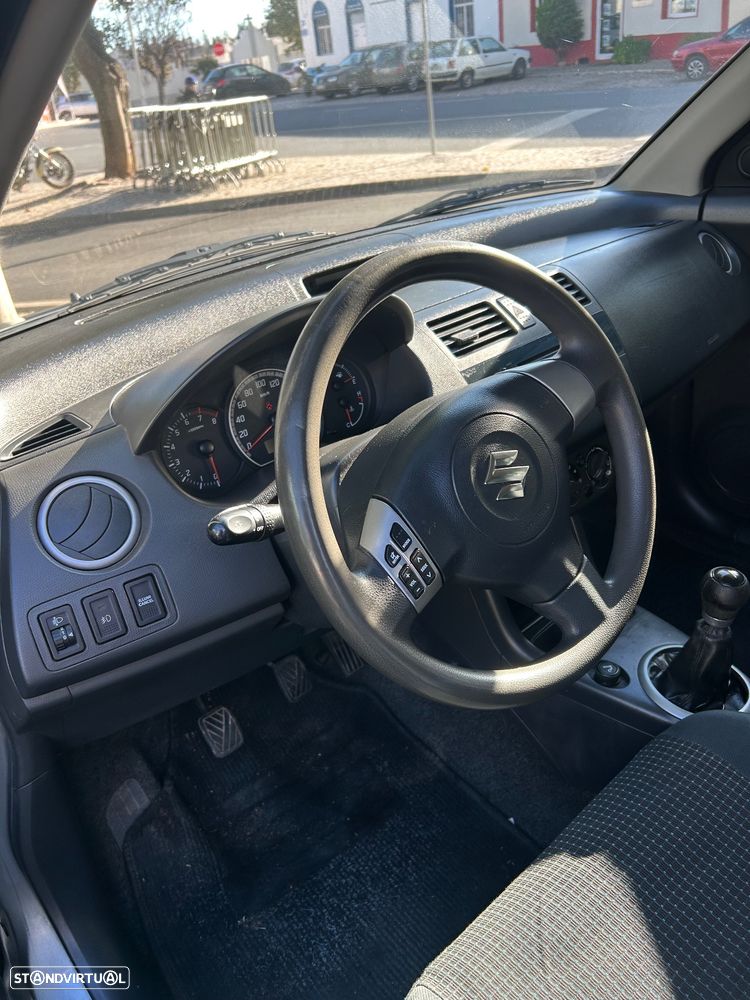 Suzuki Swift 1.3 16V GLX - 7