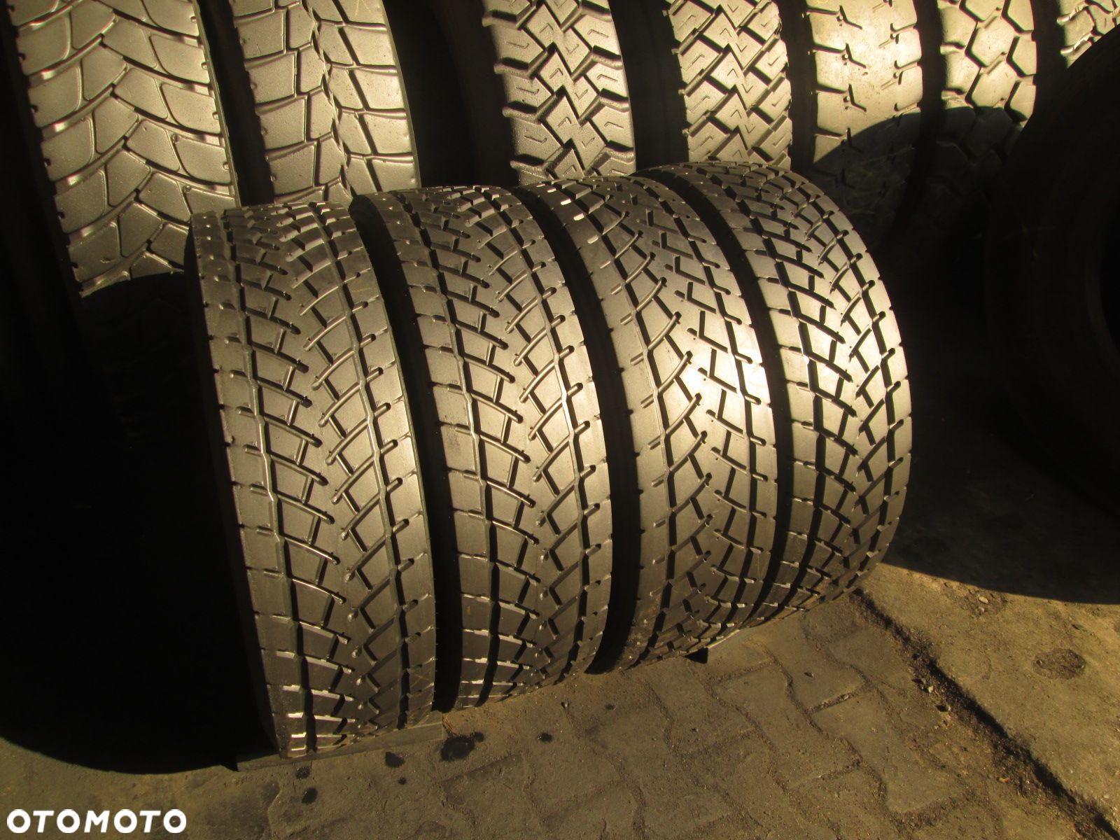 Opony 245/70R 17.5 Goodyear KMAX D. Opony ciężarowe - 2