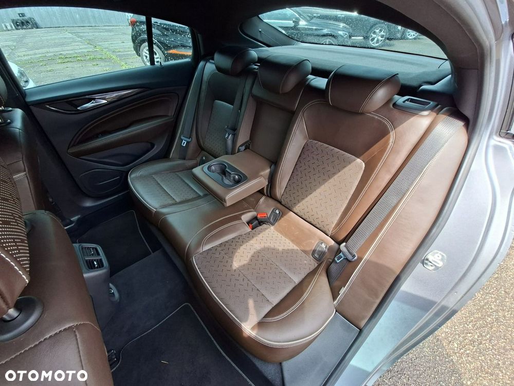Opel Insignia 2.0 T 4x4 Exclusive S&S - 33