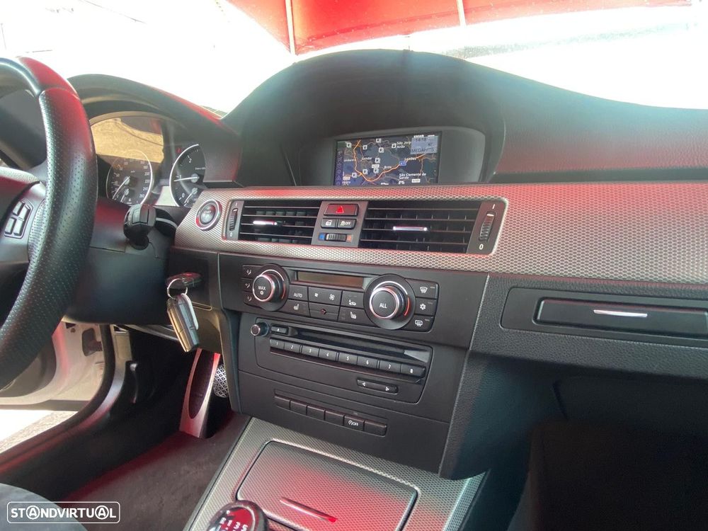 BMW 320 d Pack M - 13