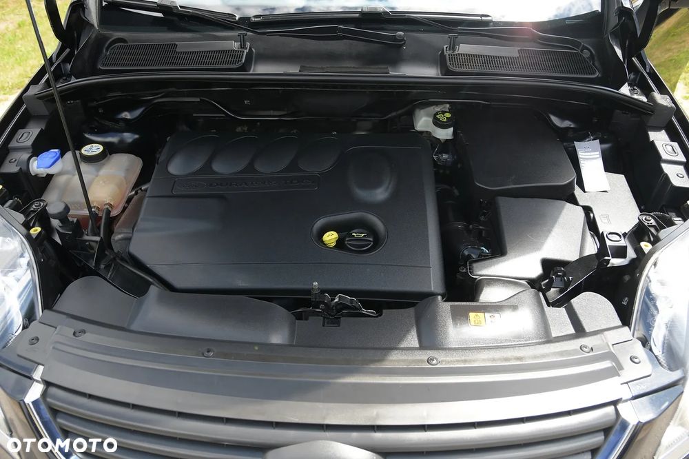 Ford Kuga 2.0 TDCi 2x4 Titanium - 38