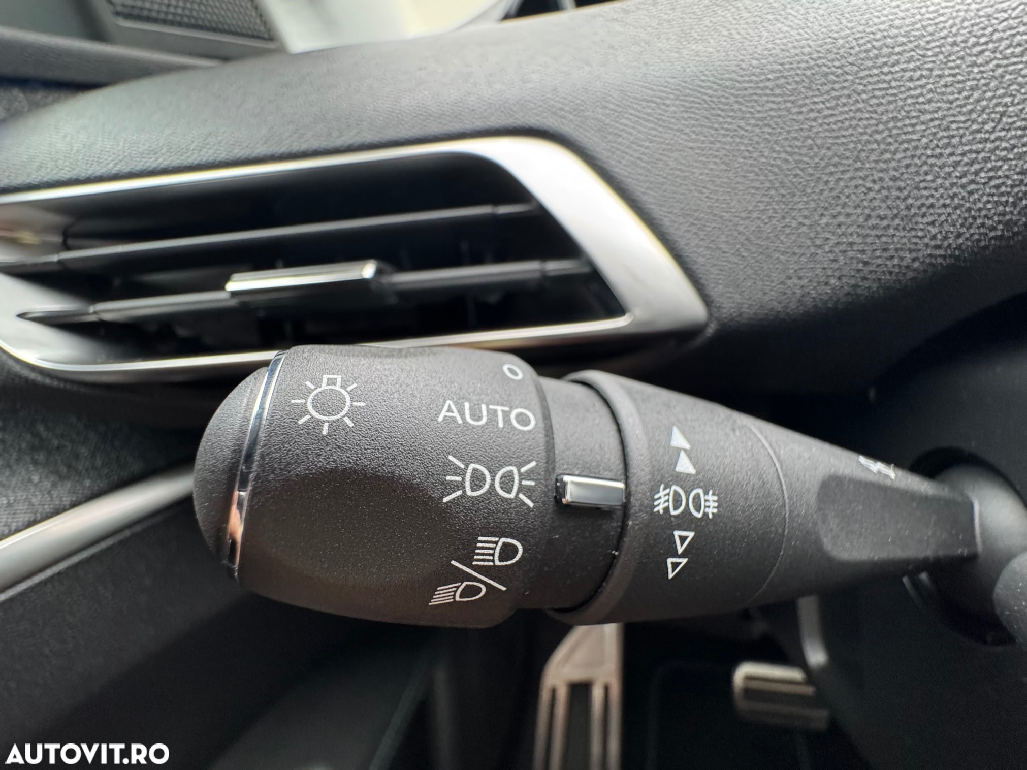 Peugeot 3008 BlueHDi 130 Stop & Start EAT8 Roadtrip - 29