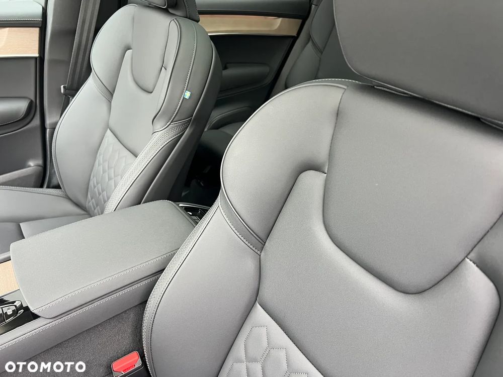 Volvo XC 90 T8 AWD Recharge Plus Dark - 28