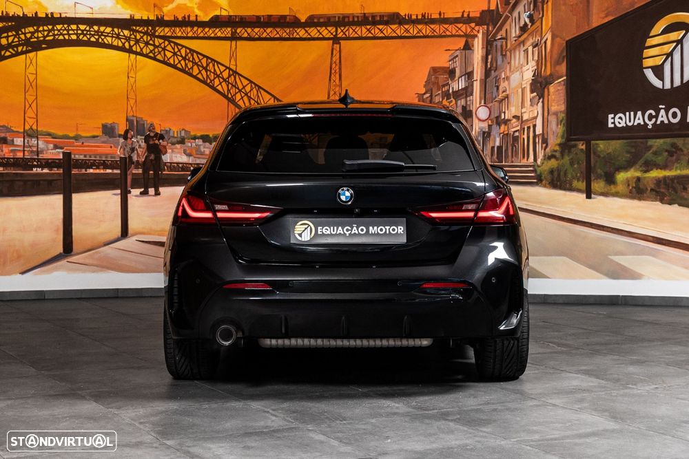 BMW 118 i Pack Desportivo M Auto - 4