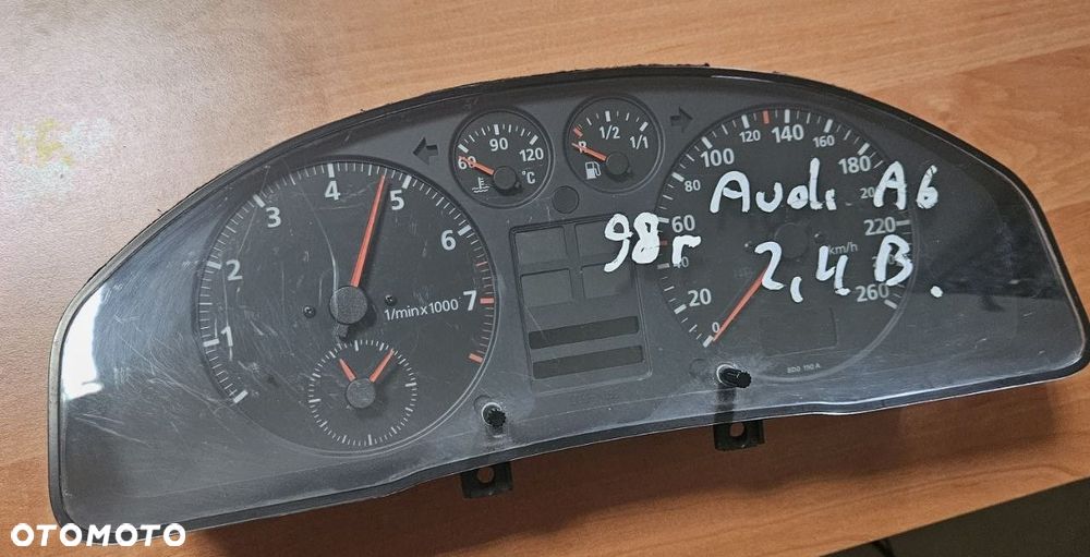 Licznik Audi  A6 2,4 B / AU0007001 - 1