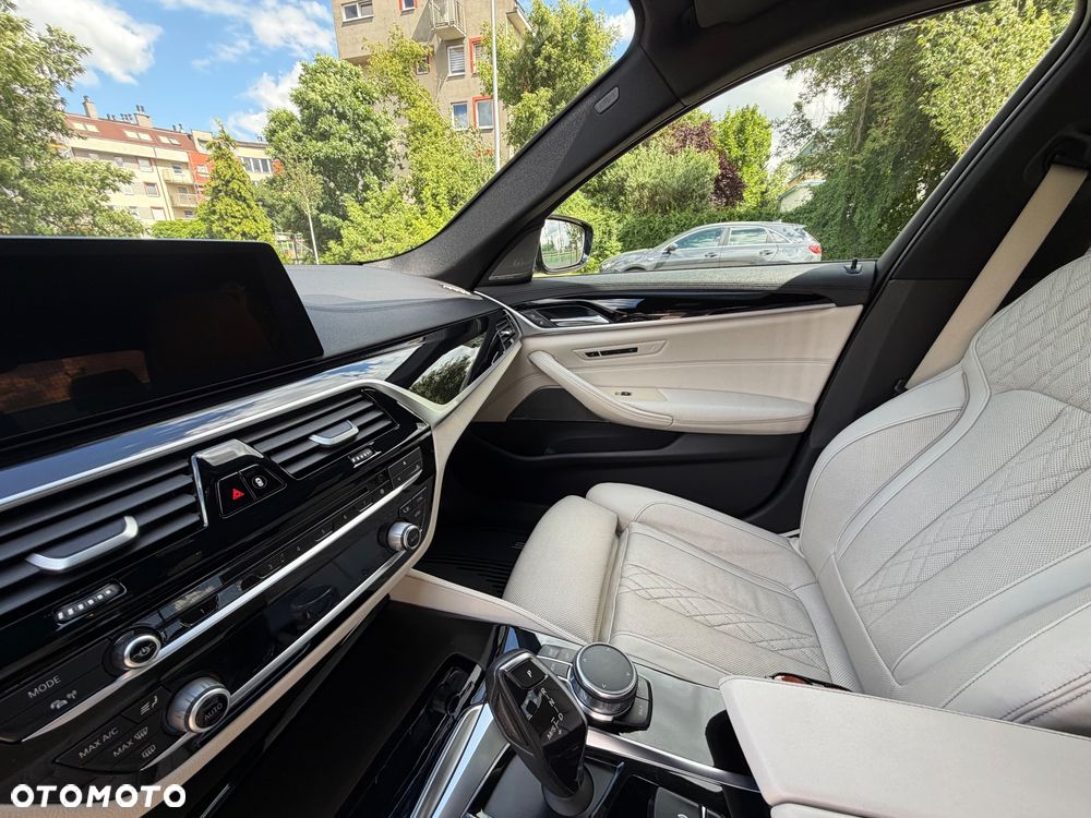 BMW Seria 5 530e iPerformance M Sport sport - 15