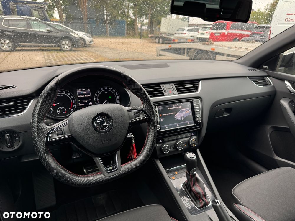 Skoda Octavia 2.0 TDI DSG RS - 21